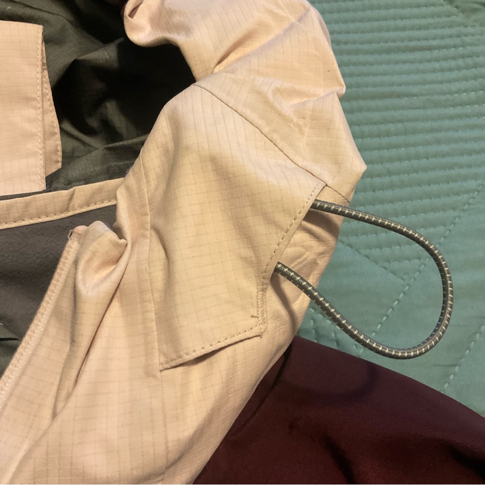 The North Face Women's Ski Jacket - Cream and Brown - Picture 13 of 16